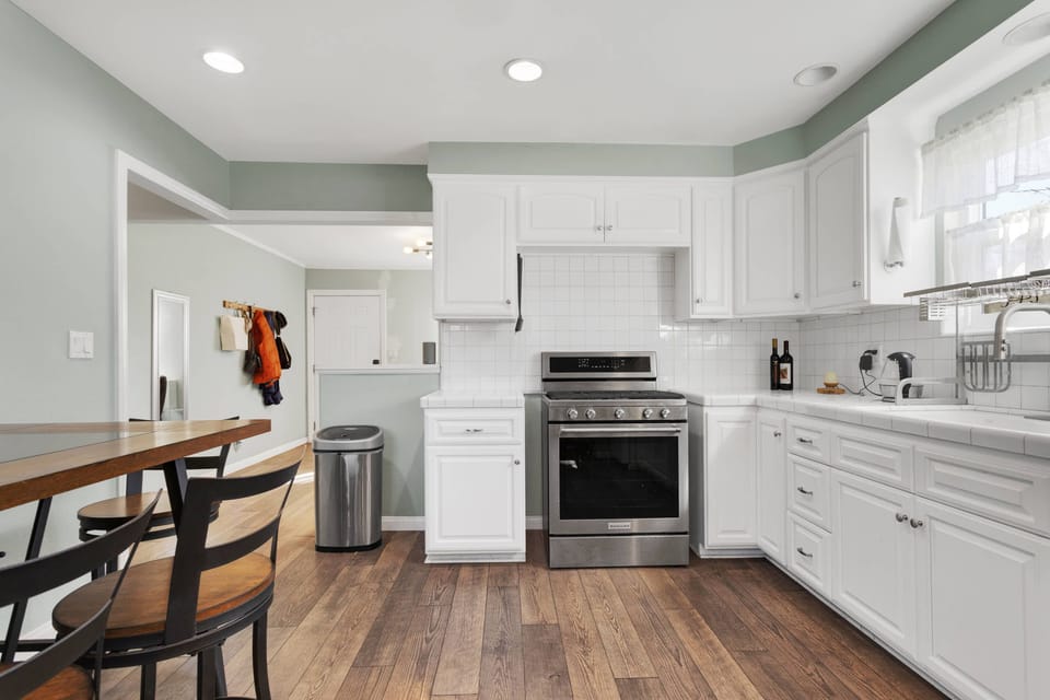 kitchen with dinning table