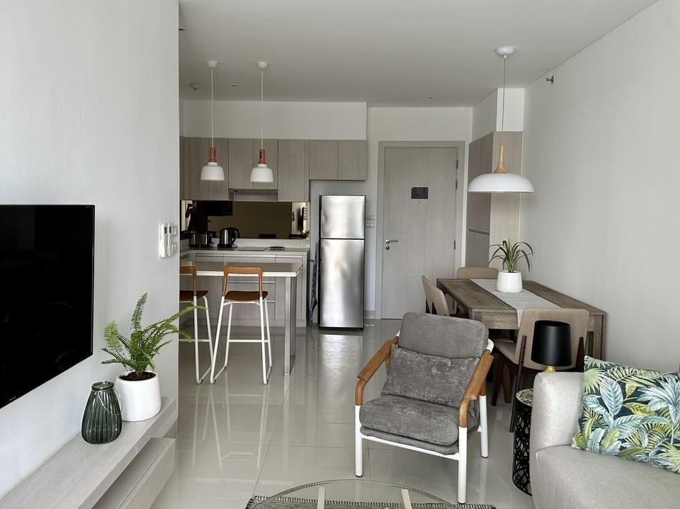 2 bedroom Condo at Cassia Laguna (126)