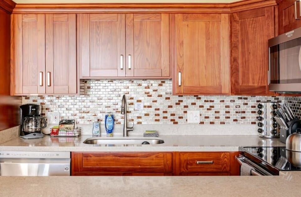 Full Gourmet & Well-Appointed Kitchen with Coffee Maker, Spice Rack & much more!