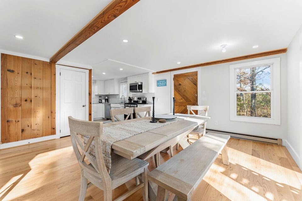 Feel free to enjoy the dining area, complete with a dining set that comfortably seats six.