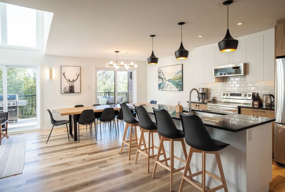 Kitchen /dining area