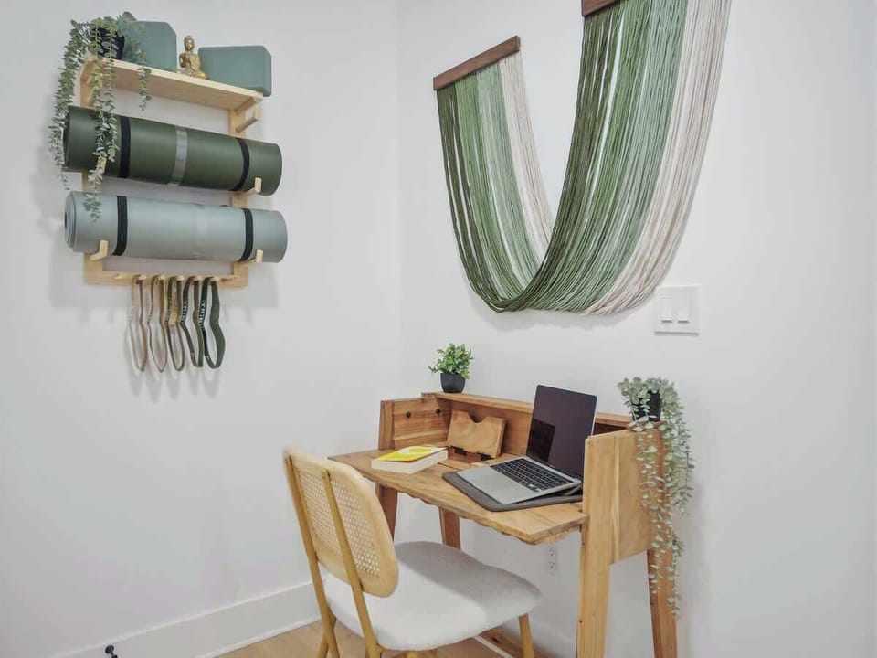 Dedicated workspace for the busy bodies