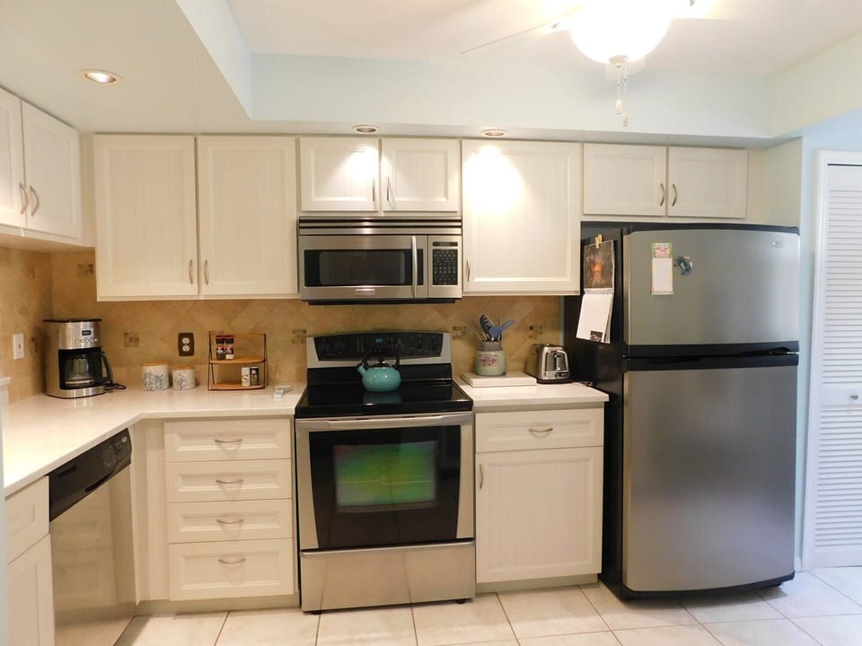 Gourmet kitchen