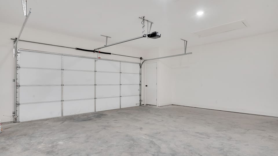 GARAGE FOR VEHICLE STOARAGE