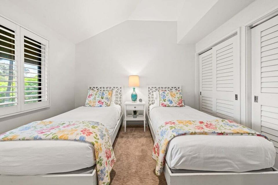 Maalaea Surf A6 downstairs bedroom 4