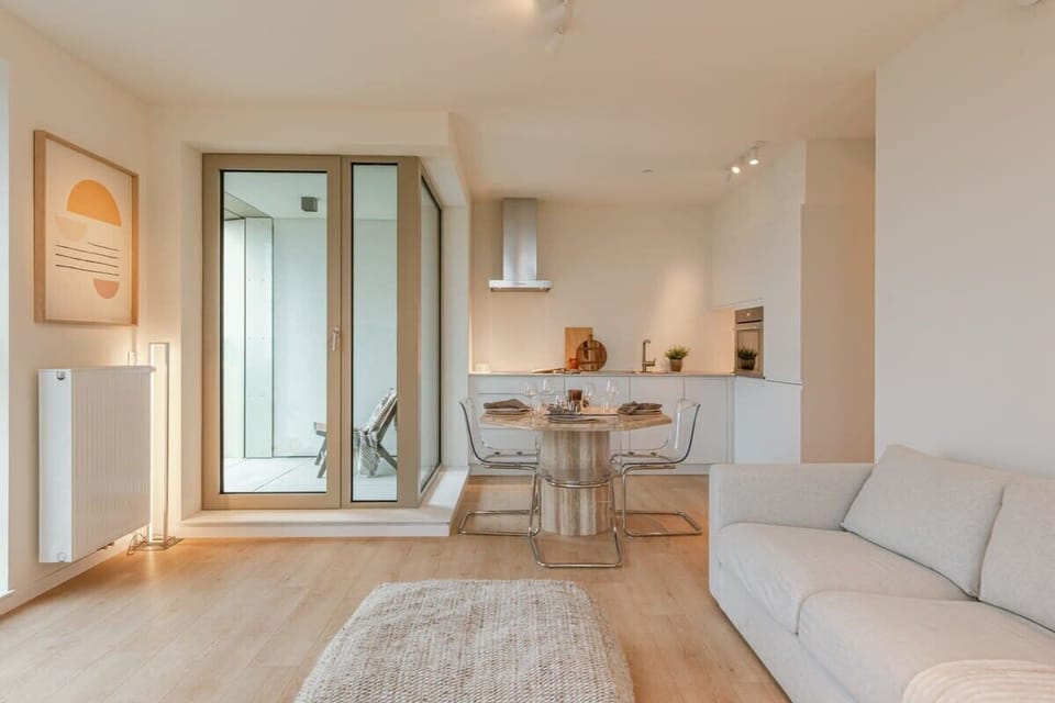 Bright living space — Scandinavian calm meets city charm