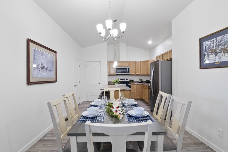 The dinning table for 6 people.