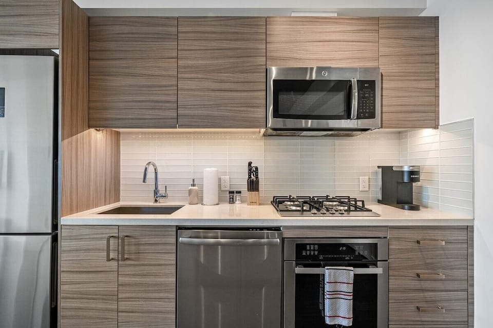 Kitchen with everything you need to make meals from the comfort of home. 