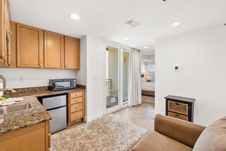 Kitchenette with Balcony