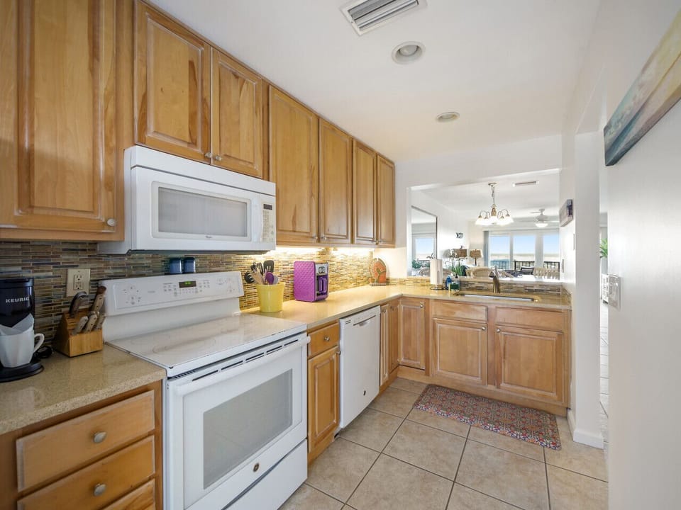 Fully stocked kitchen awaits your culinary adventures