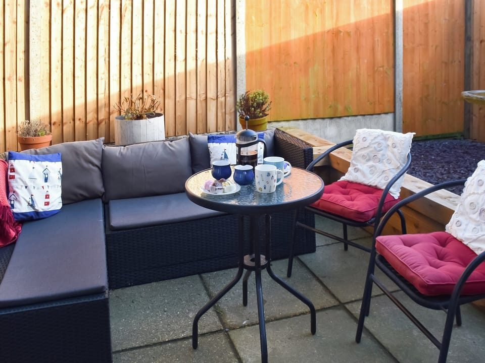 Sitting-out-area | Sandy Shores, Mundesley