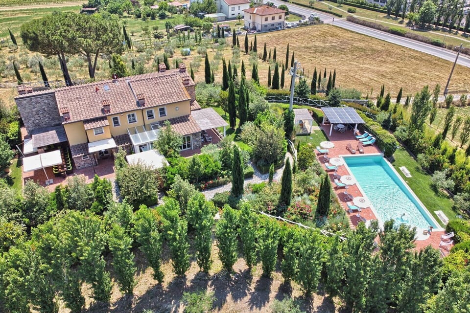 Activities, Amenities, Building Exterior, Garden, Hot Tub, Main Entrance, Pool, Spring, Summer