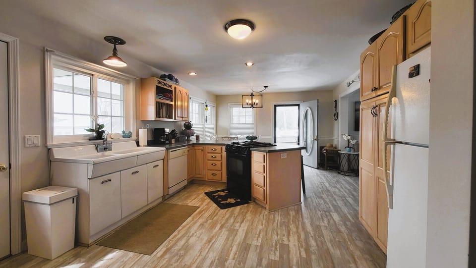 Relax and enjoy family meals in this modern kitchen
