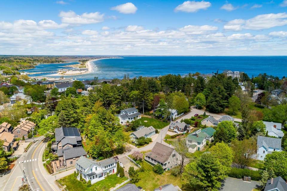 Perkins Cove and Marginal Way just steps away