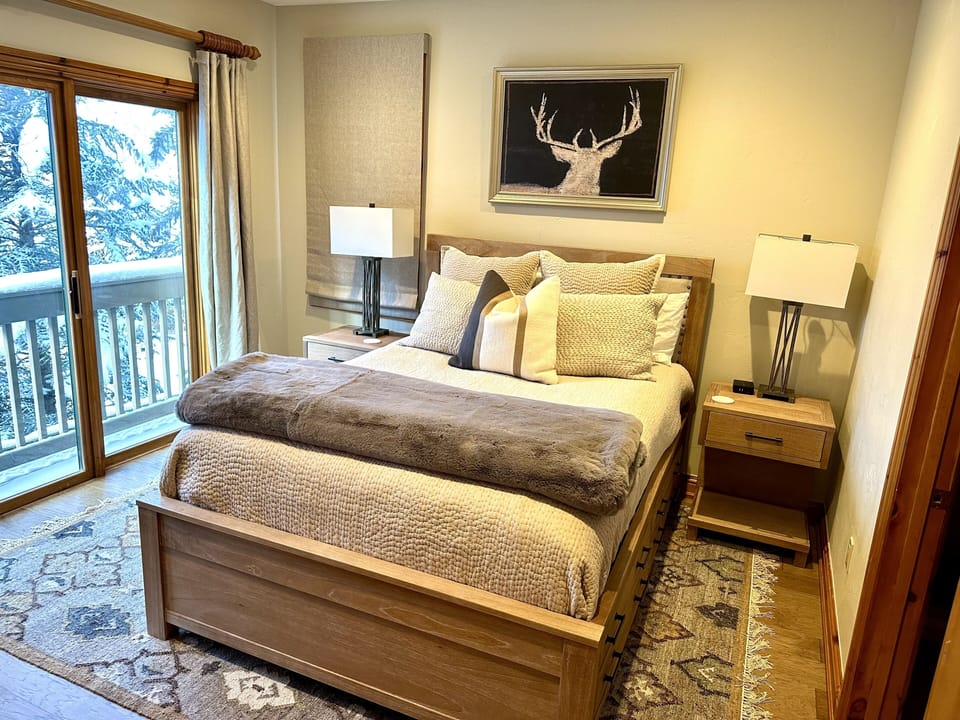 Guest room with private bath