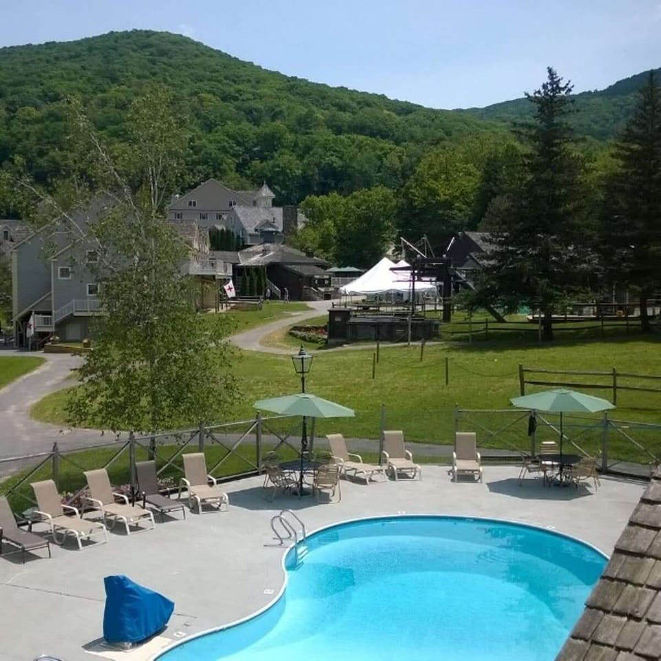 HEATED YEAR ROUND POOL