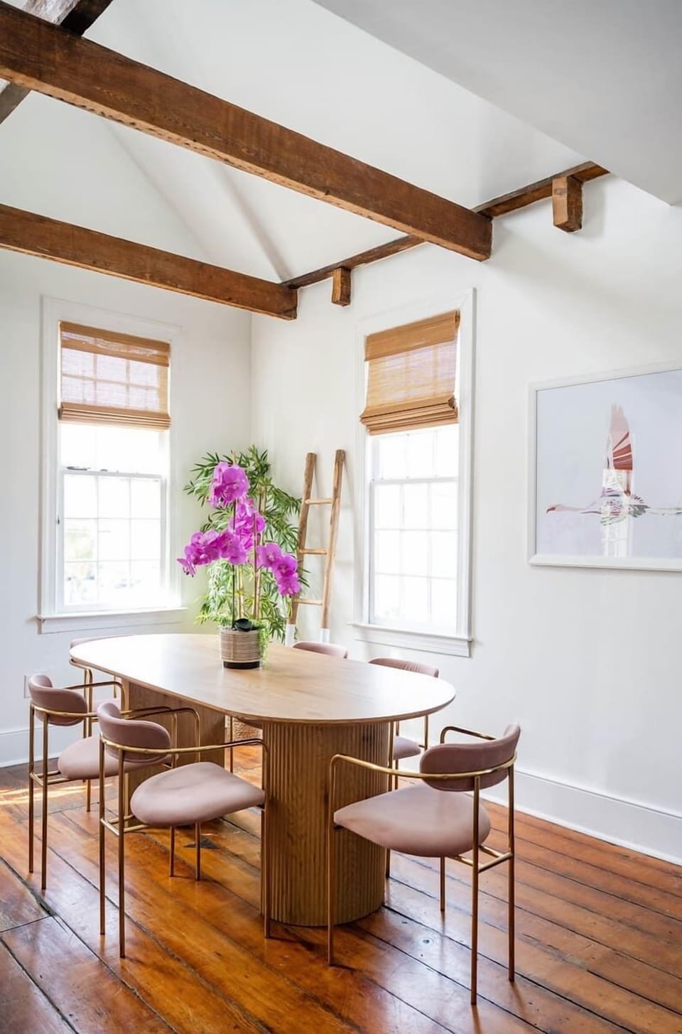 Dining and seating for 6 guests