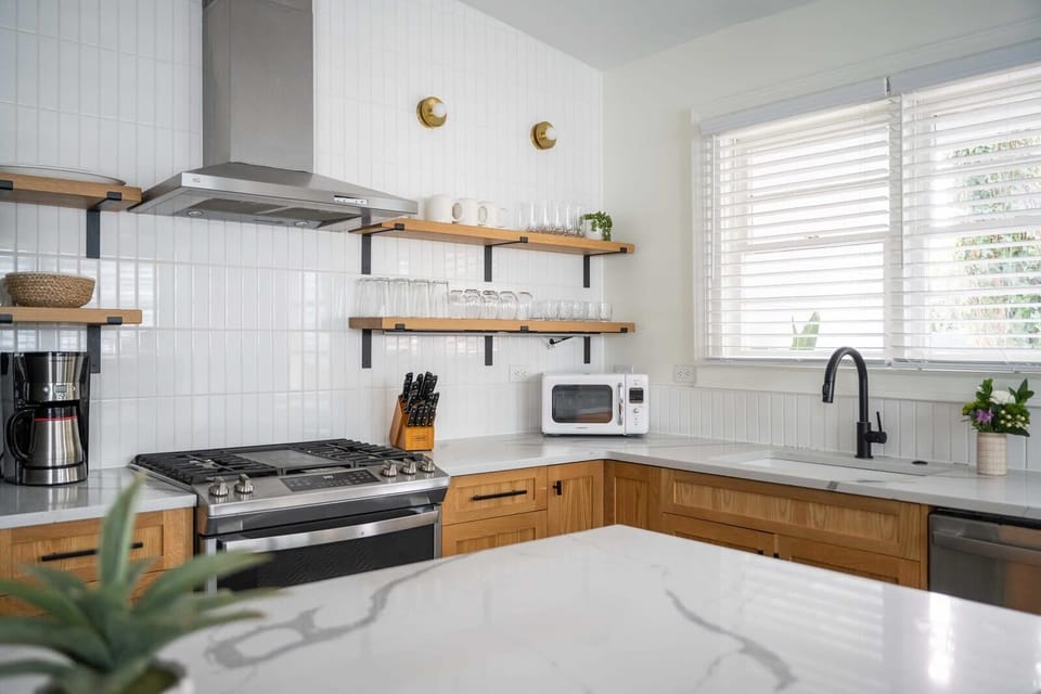 Fully equipped kitchen with everything you need to cook a meal!