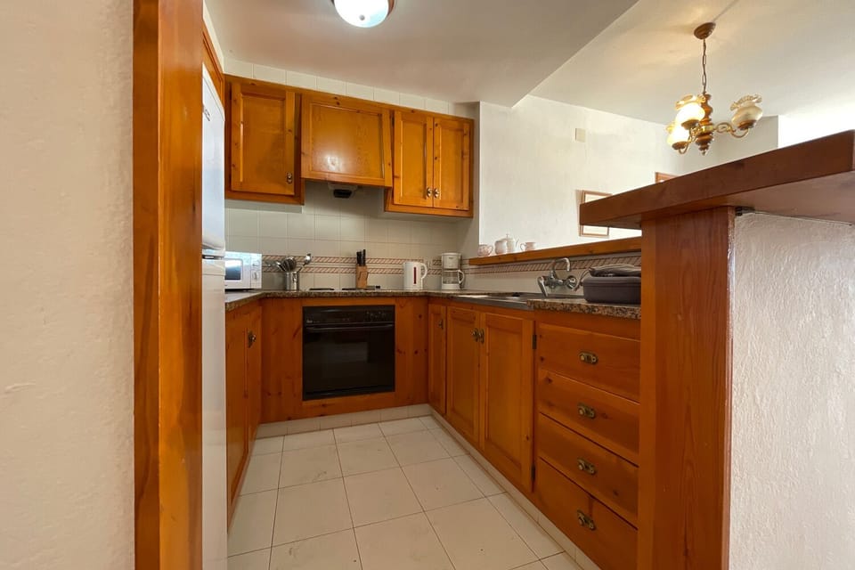 Kitchen (2)