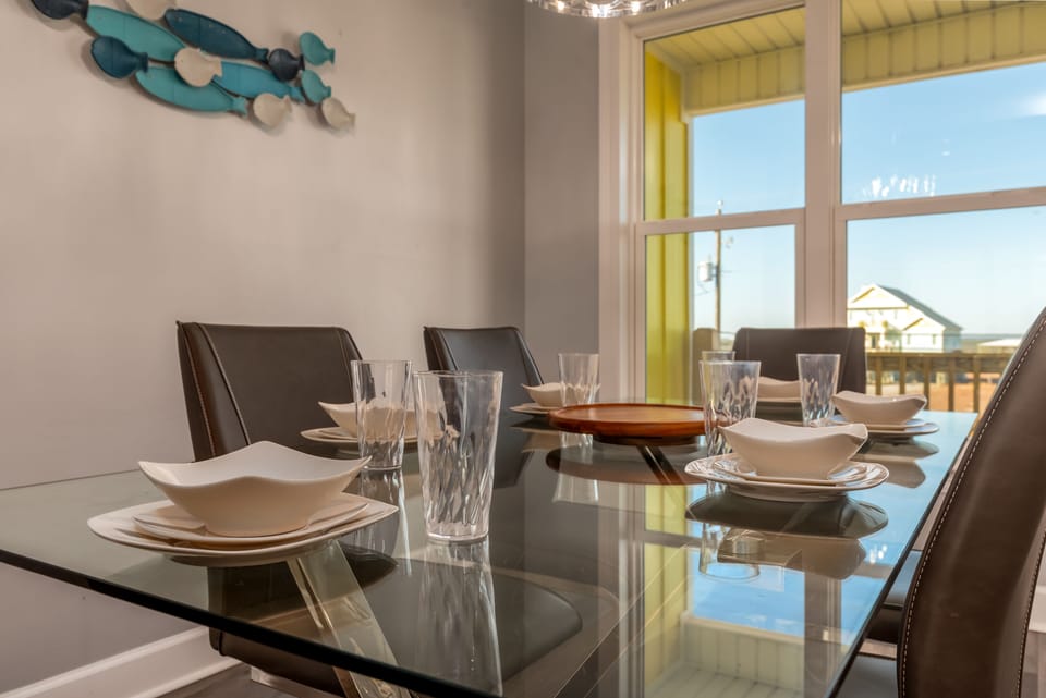013 Transparent Sea Modern Dining Room
