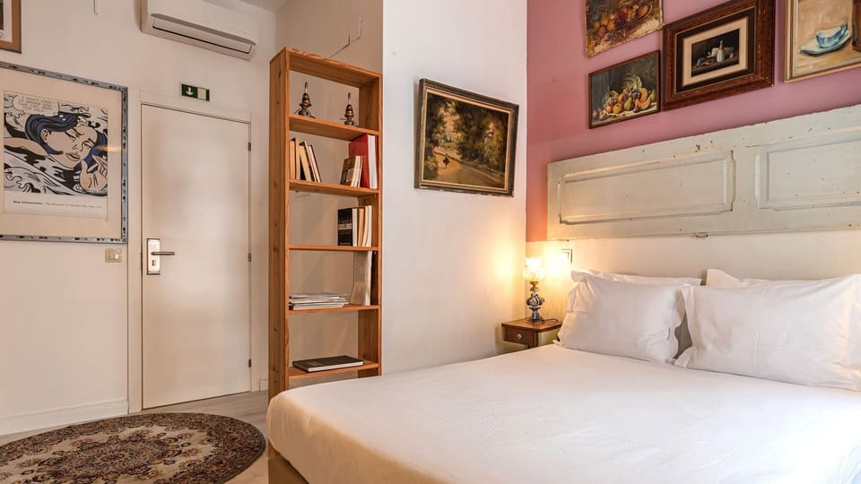 A comfortable area, with a natural light that brights up the colors of the room #relax #comfort #lisbon #pt #portugal