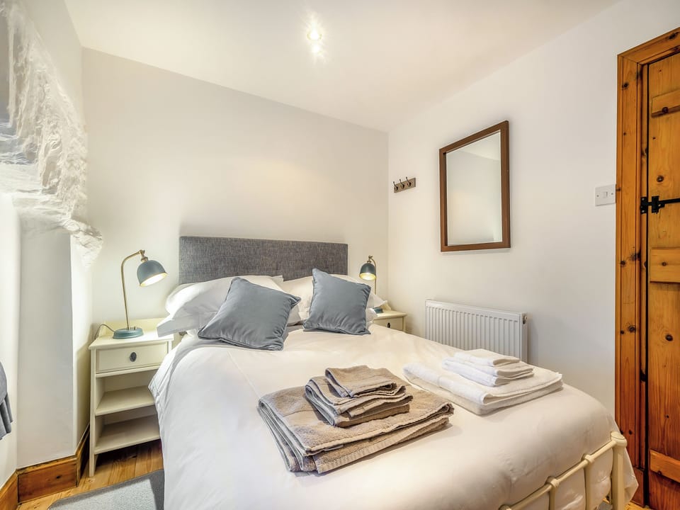 Double bedroom | The Holly Trees- The Holly Tree Cottage - The Holly Trees, Kilmun, near Dunoon