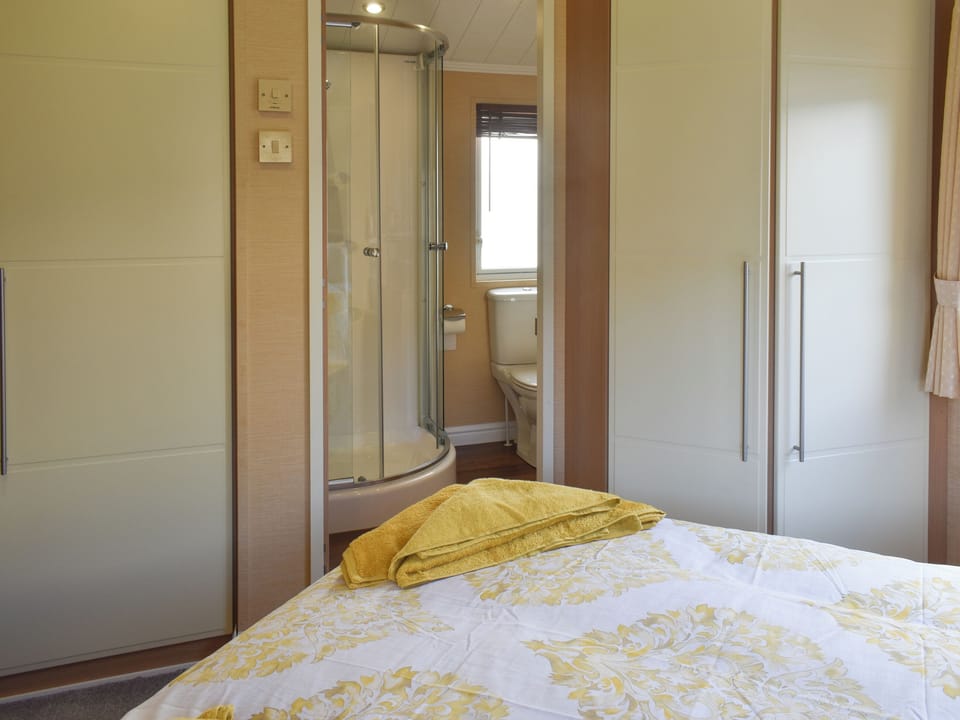 En-suite | Sunset Lodge, Llanddulas