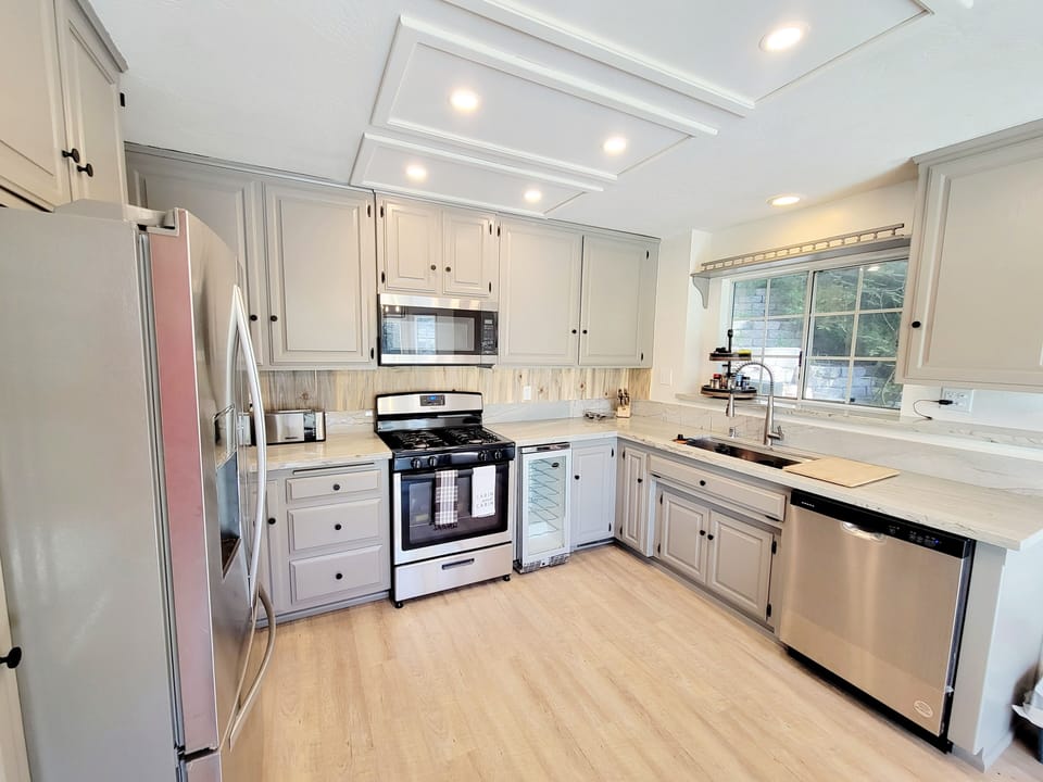 Awesome Kitchen With New Appliances