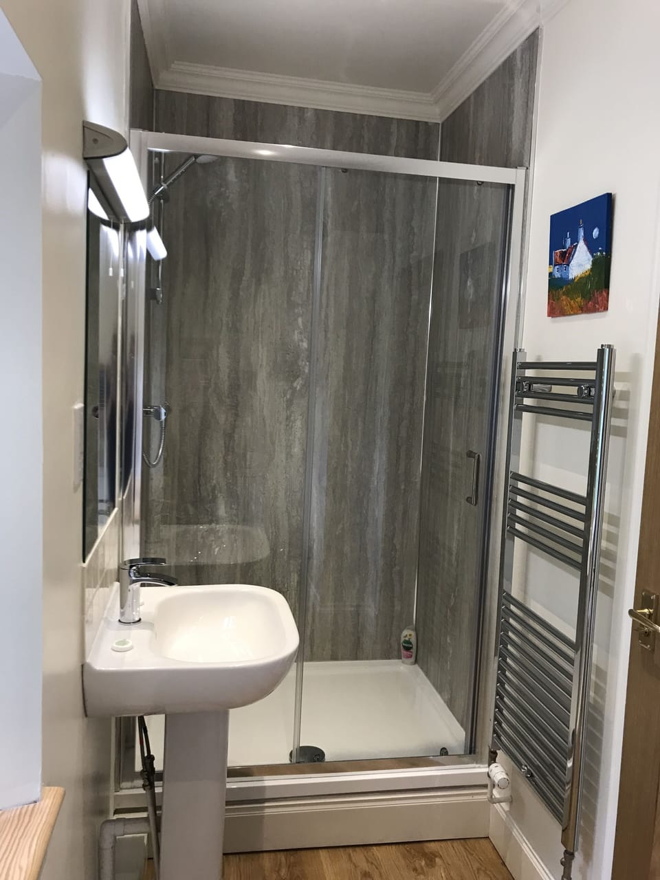 Dragonfly ensuite