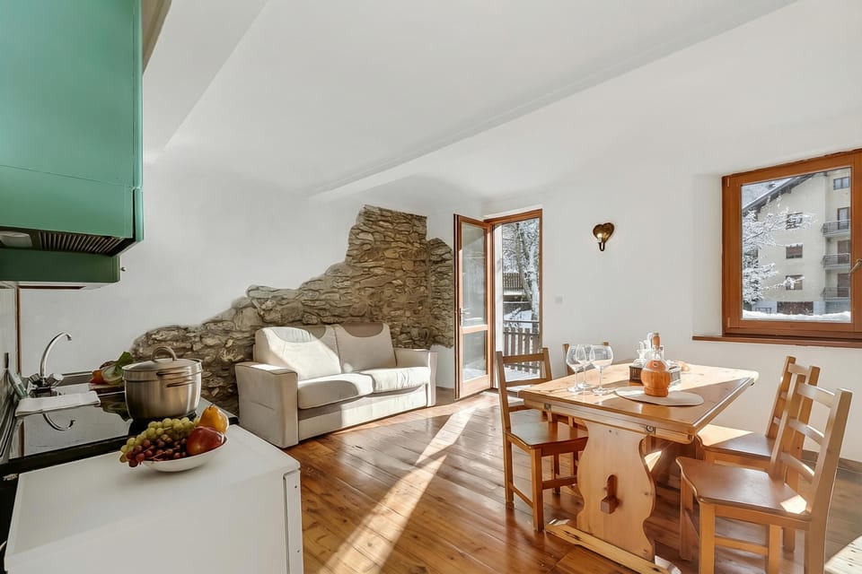 Kitchen and dining area