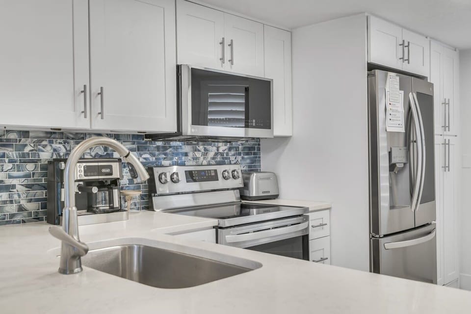 Fully Equipped Kitchen!