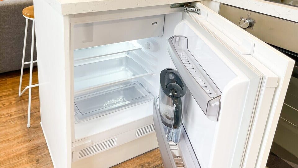Fridge freezer and water filter