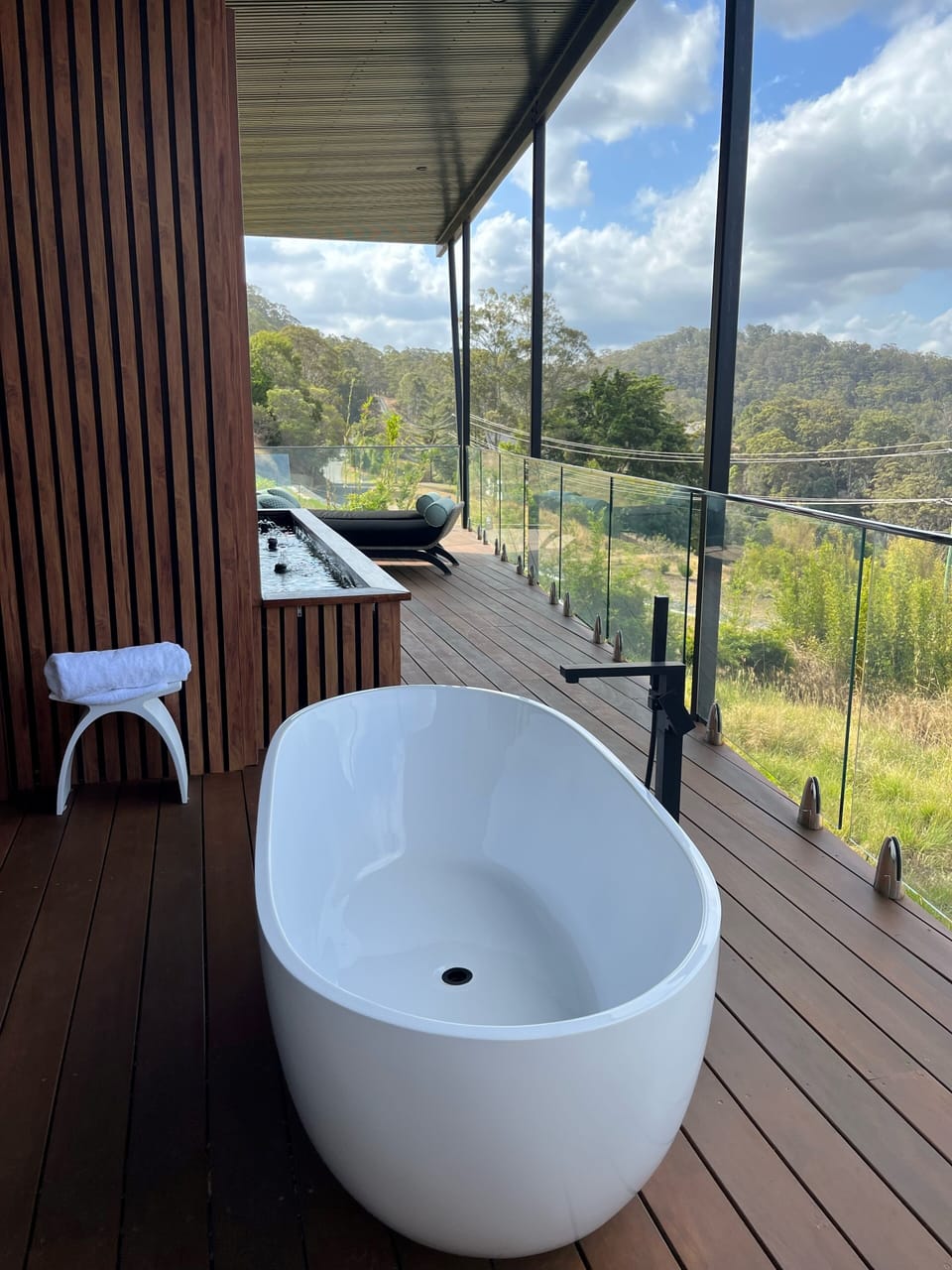 Outdoor spa tub