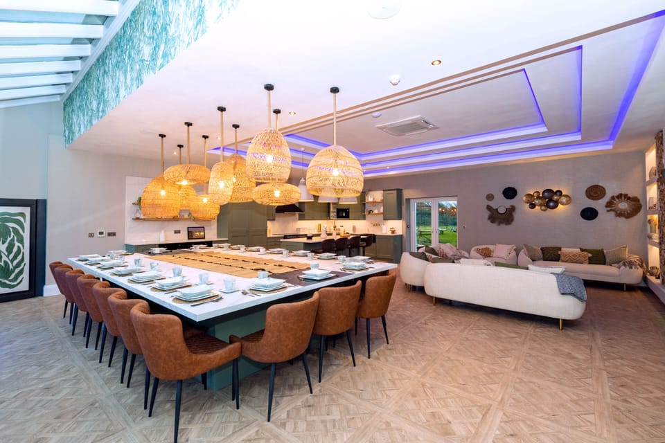Luxurious and spacious dining area that seats 20, kitchen and lounge.