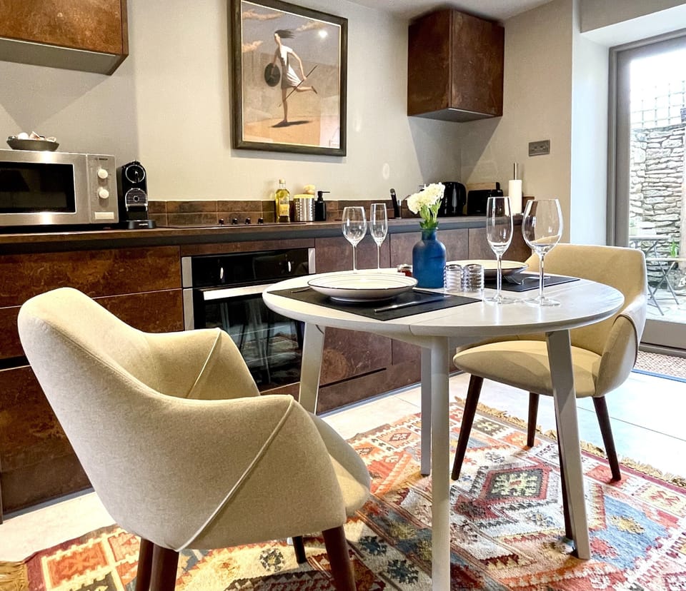 Fully equipped kitchen diner on ground floor