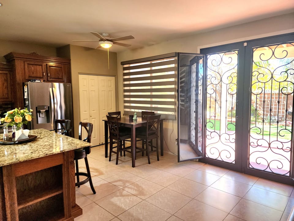 breakfast area