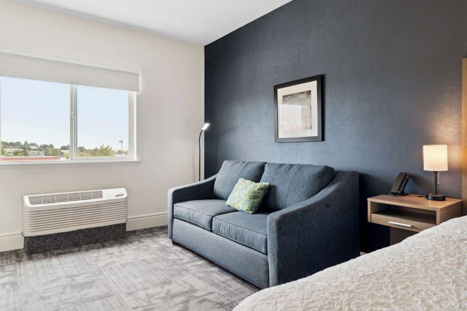 Unit with 1 King bed. Exact unit will be assigned upon arrival. Views, colors, and decor may vary.