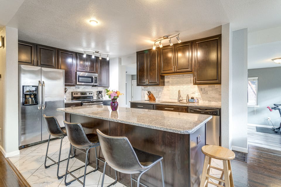 Kitchen | Breakfast Bar | 1st Floor