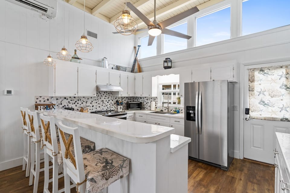 Kitchen area ( all new appliances)