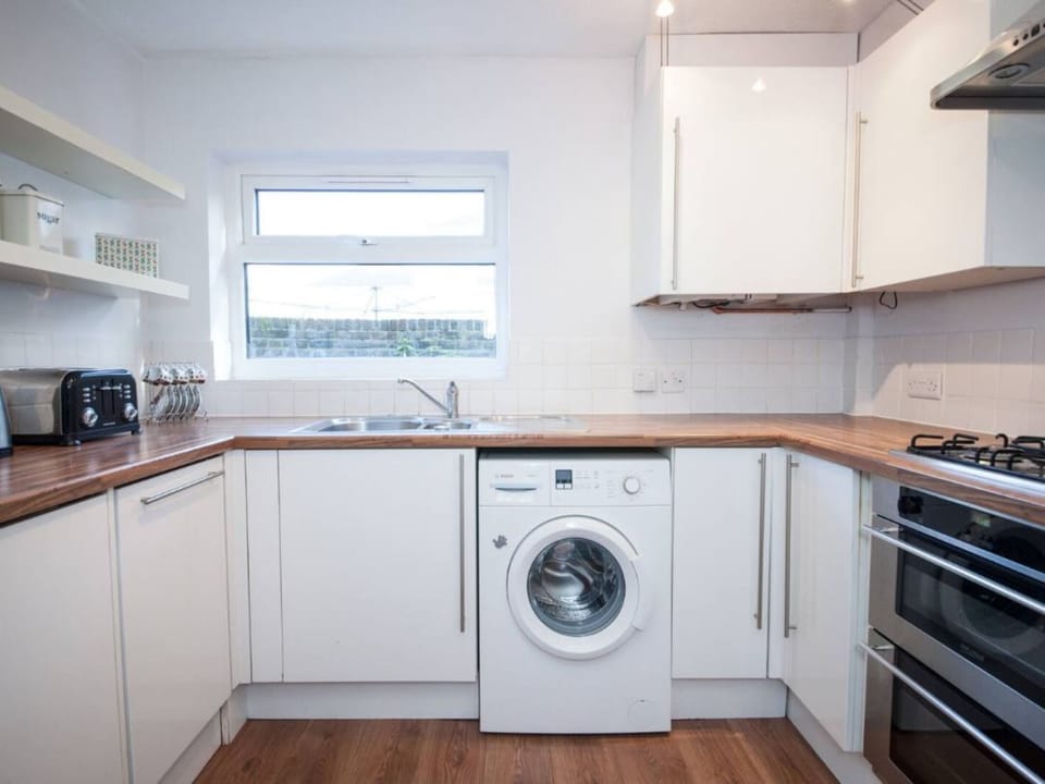 Kitchen 2