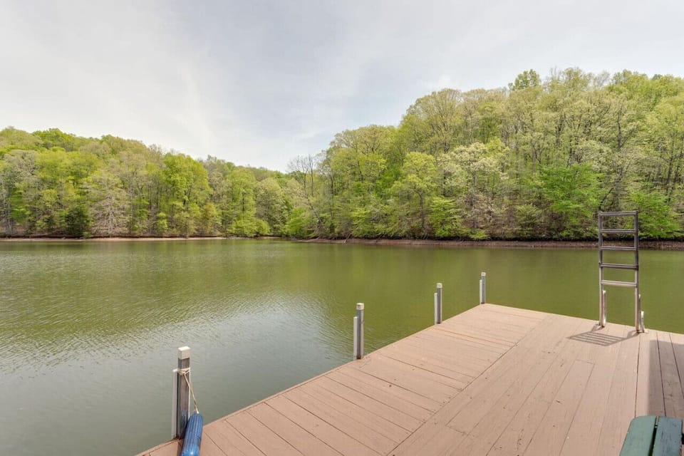 Bask in the sun on the deck, swim, fish, or kayak in the beautiful waters of Tims Ford Lake