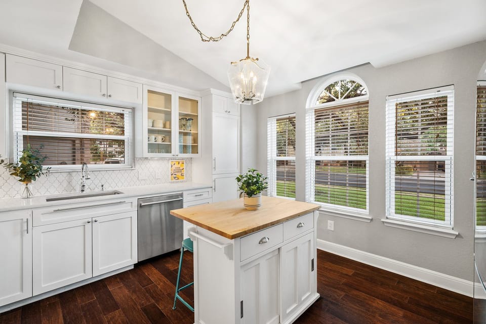 Fully Stocked Kitchen with Breakfast Bar