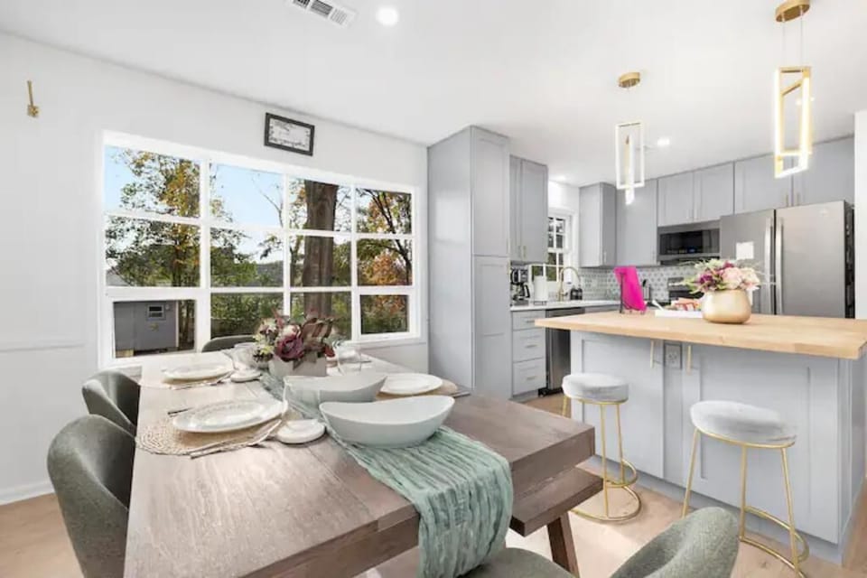 Dining table with room for 6 and 2 bar stools