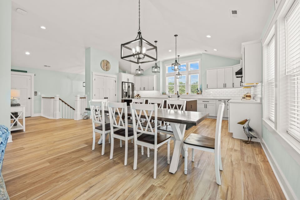 Dining Area - Top Level
