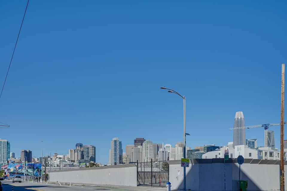 Surrounding Neighborhood | Skyline View