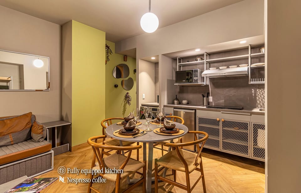 El mobiliario, la decoración y los servicios pueden variar ligeramente.