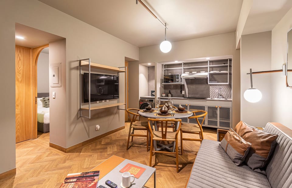 El mobiliario, la decoración y los servicios pueden variar ligeramente.