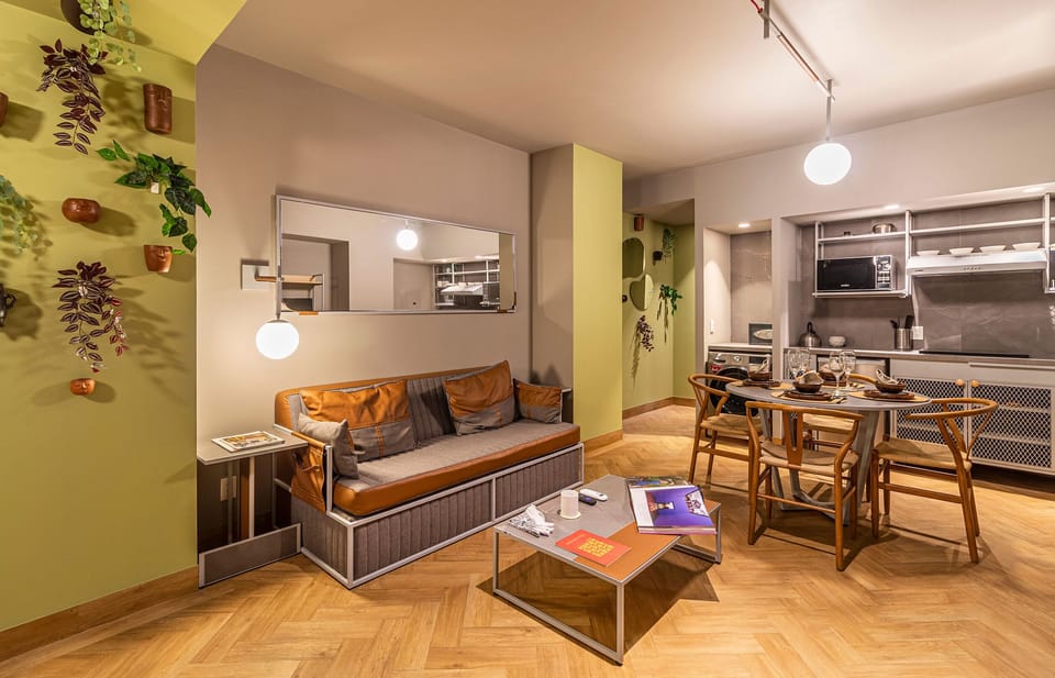 El mobiliario, la decoración y los servicios pueden variar ligeramente.