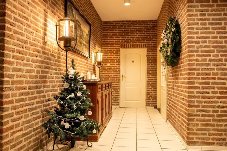 Entrance / Reception