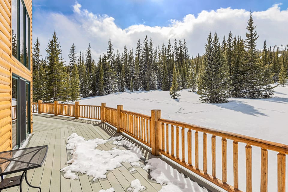 Stargaze from our expansive deck and lose yourself in nature's splendor